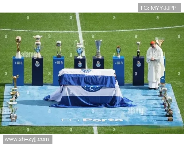 70岁传奇足球明星离世球迷哀悼其辉煌职业生涯与不朽贡献